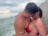 MARIDO CHAMOU DOIS HOMENS PARA ME FODER EM SEGUIDA NA PRAIA DE NUDISMO EM ABRIC&Oacute_